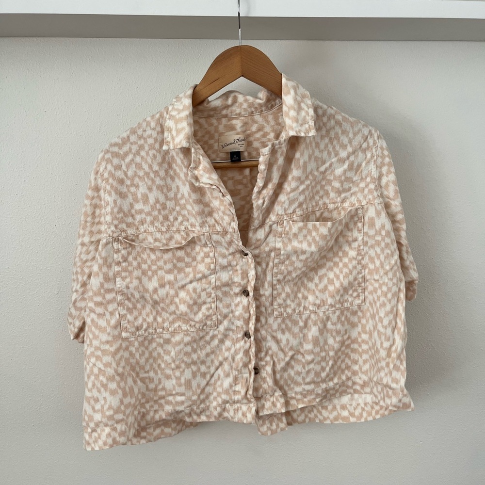 Short sleeve button down